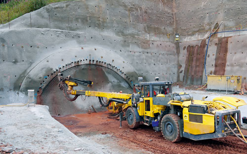 Construction of Germany’s second longest Motorway Tunnel: The Hirschhagen Tunnel Construction of Germany’s second longest Motorway Tunnel: The Hirschhagen Tunnel